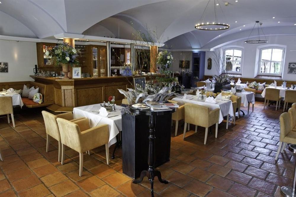 Hofgut Georgenthal Hotel Hohenstein Ресторант снимка