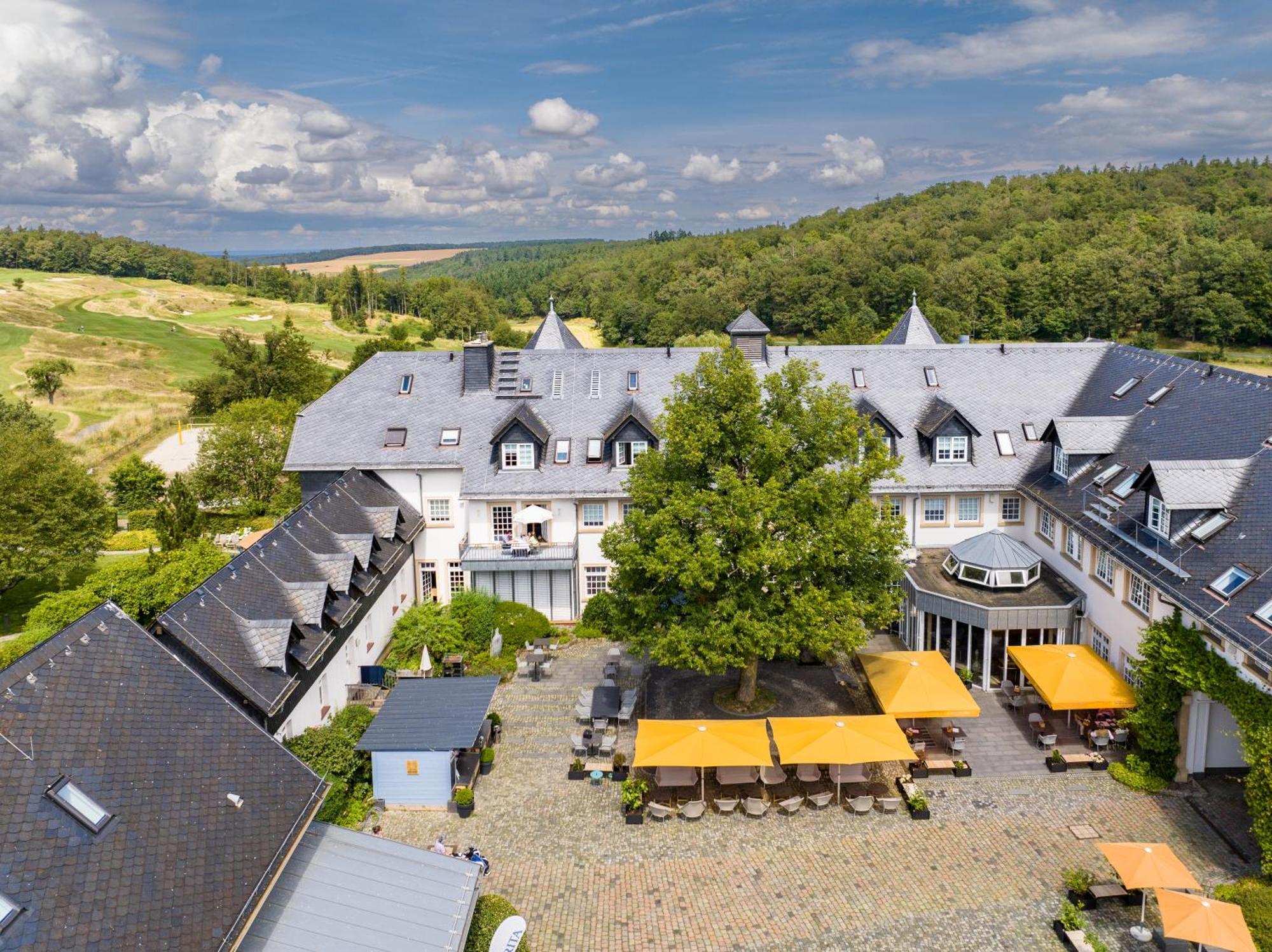 Hofgut Georgenthal Hotel Hohenstein Екстериор снимка