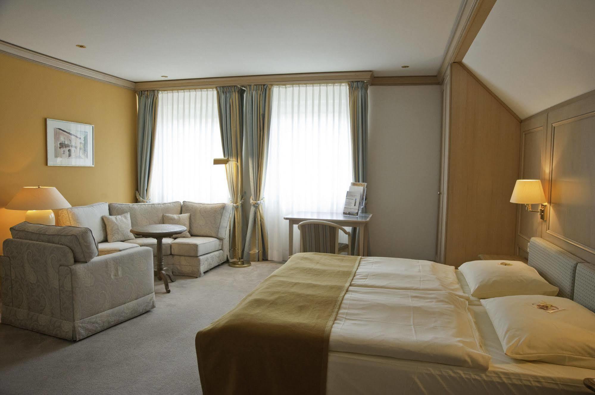 Hofgut Georgenthal Hotel Hohenstein Екстериор снимка