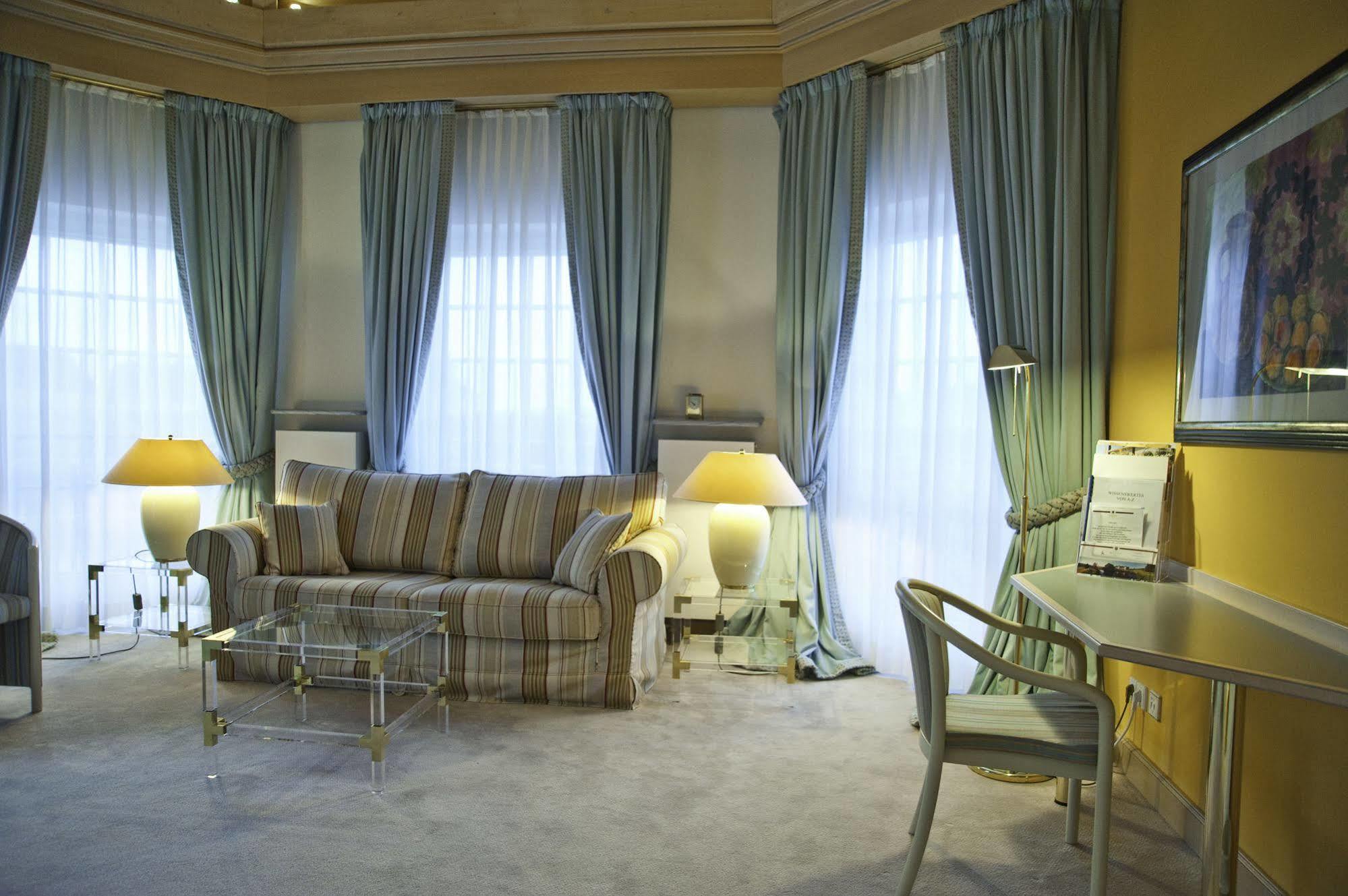 Hofgut Georgenthal Hotel Hohenstein Екстериор снимка
