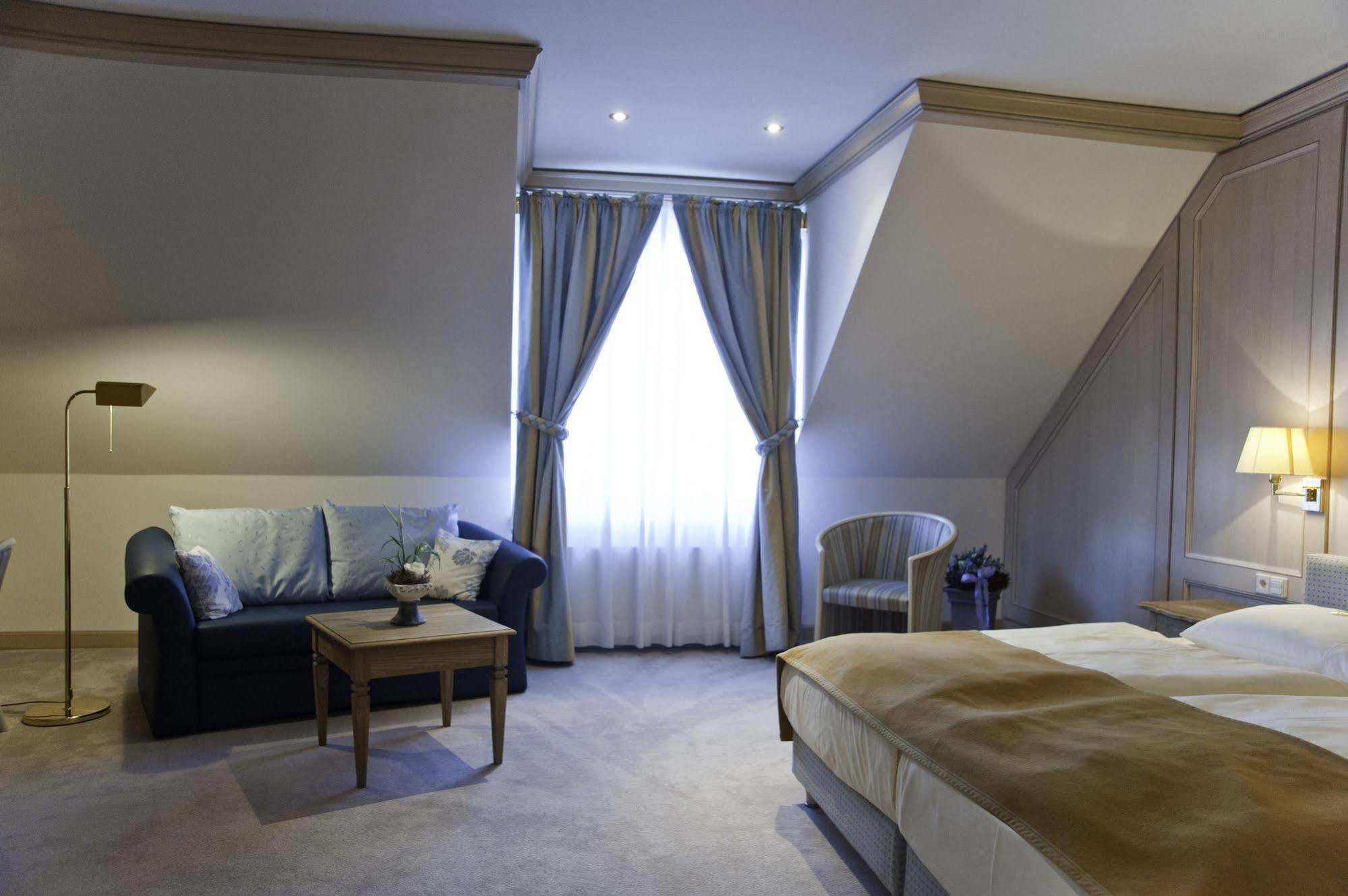 Hofgut Georgenthal Hotel Hohenstein Екстериор снимка