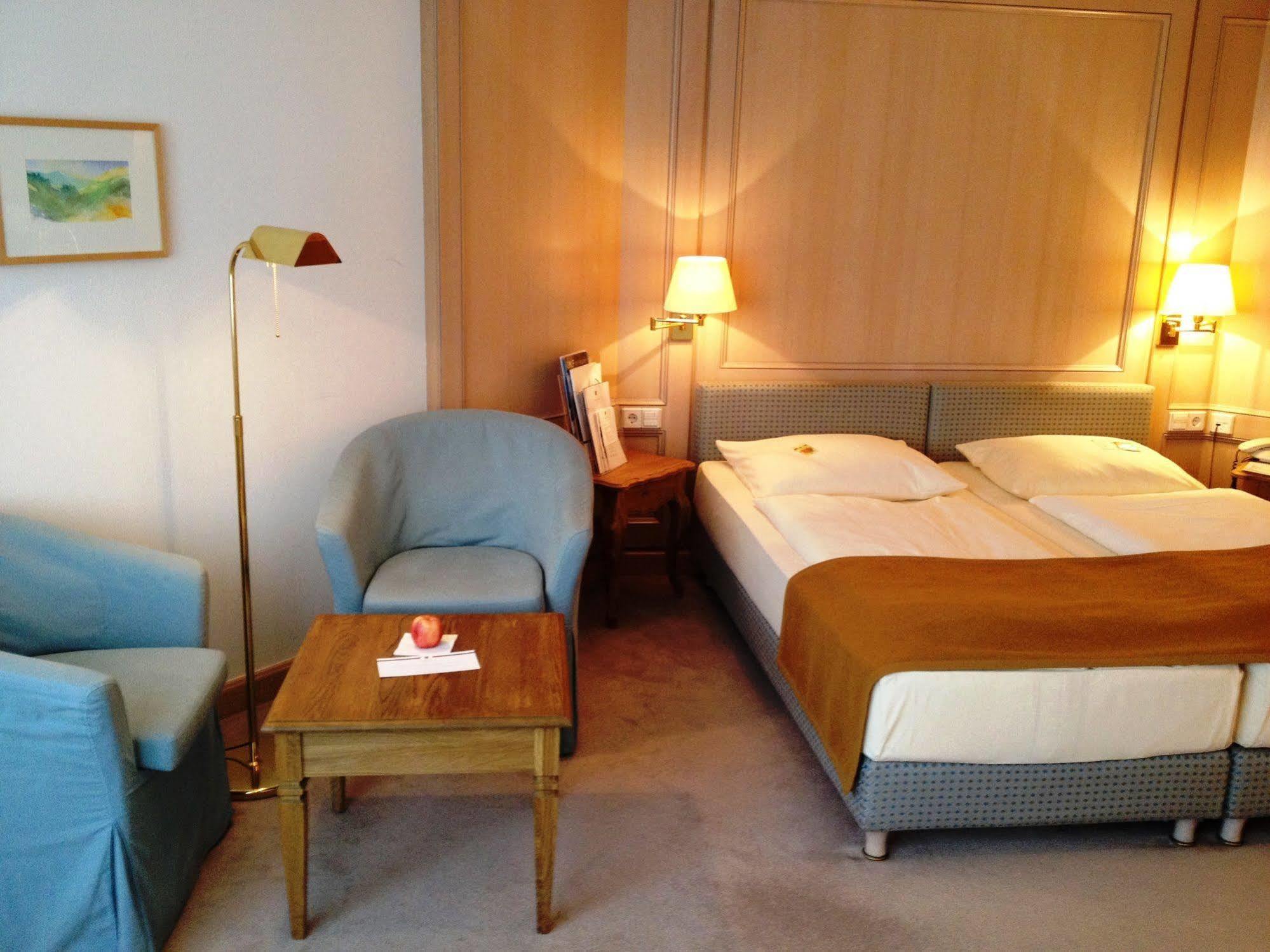 Hofgut Georgenthal Hotel Hohenstein Екстериор снимка
